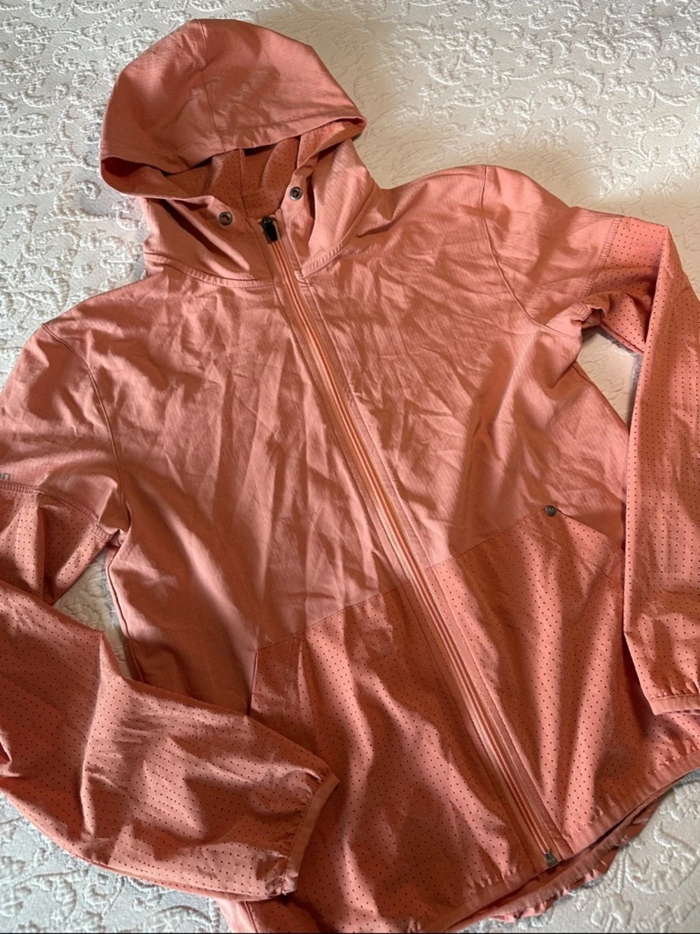 Vuori Stonesteps Hooded Windbreaker Jacket in Sunset, size Small EUC - Picture 6 of 13
